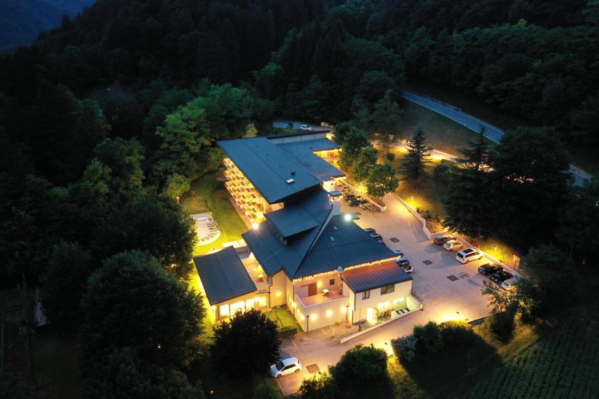 Vital Hotel Flora Comano Terme Ngoại thất bức ảnh