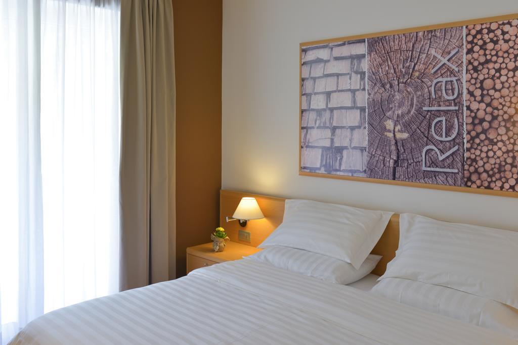 Vital Hotel Flora Comano Terme Ngoại thất bức ảnh