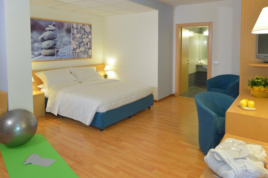 Vital Hotel Flora Comano Terme Ngoại thất bức ảnh