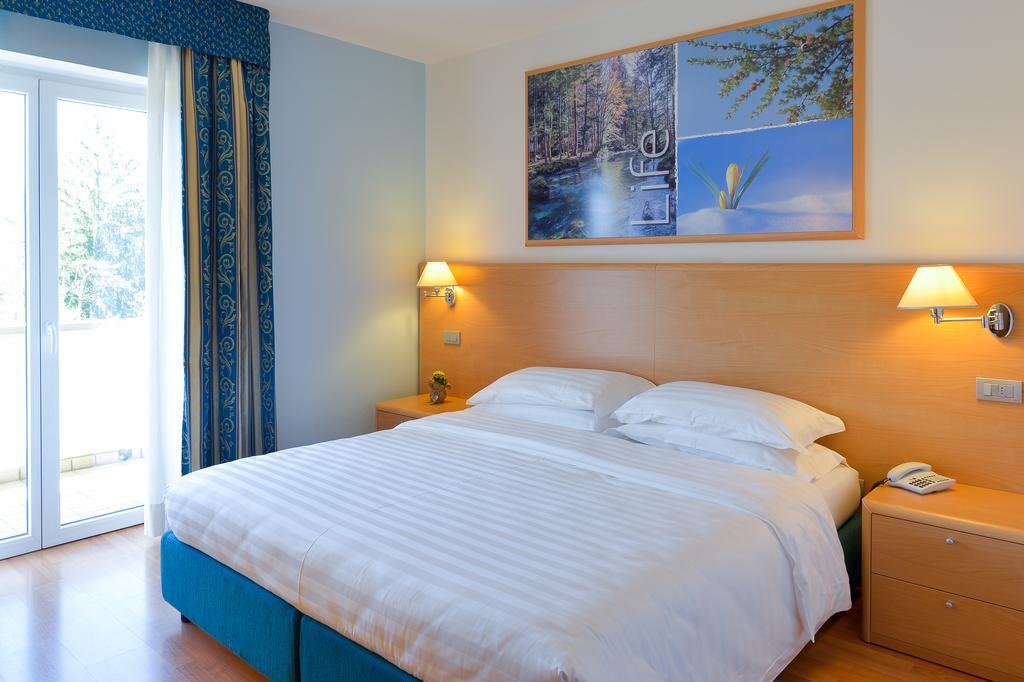 Vital Hotel Flora Comano Terme Ngoại thất bức ảnh