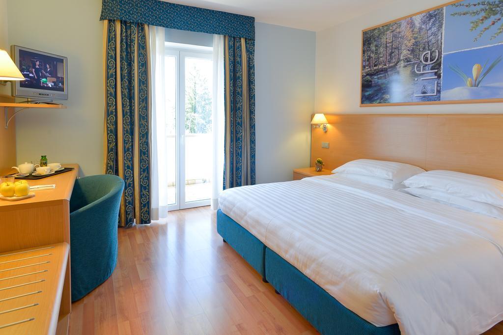 Vital Hotel Flora Comano Terme Ngoại thất bức ảnh