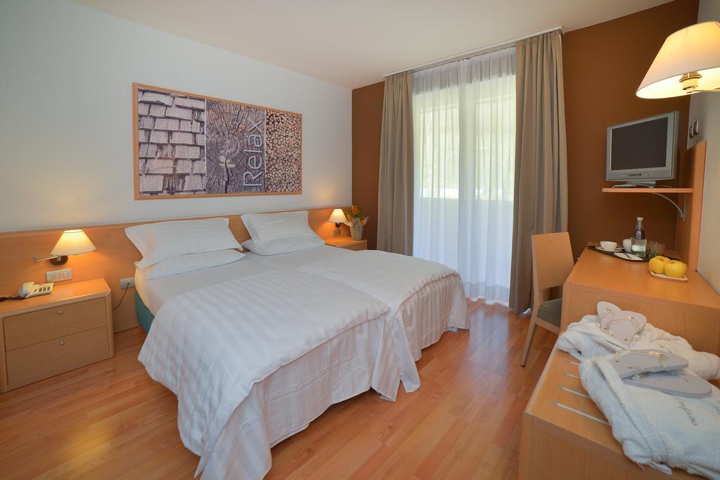 Vital Hotel Flora Comano Terme Ngoại thất bức ảnh