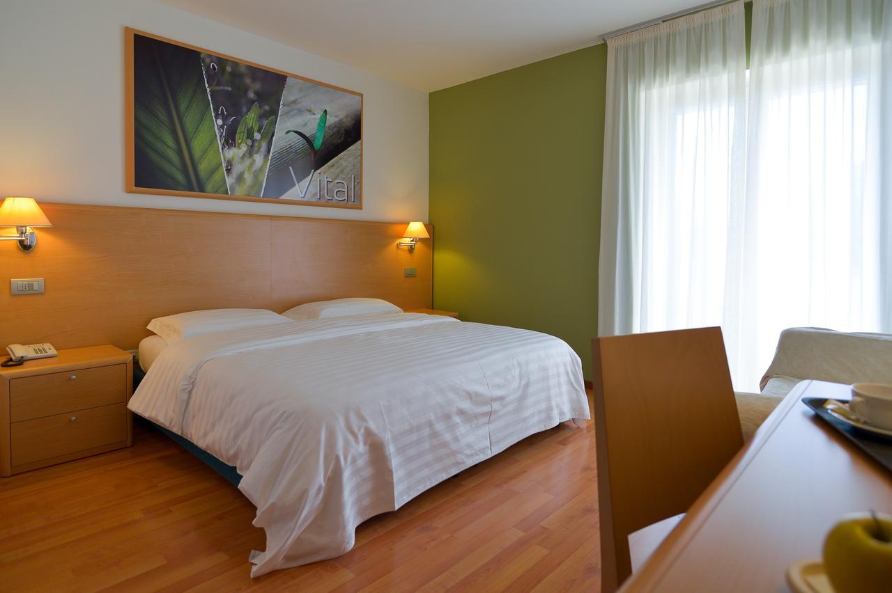 Vital Hotel Flora Comano Terme Ngoại thất bức ảnh