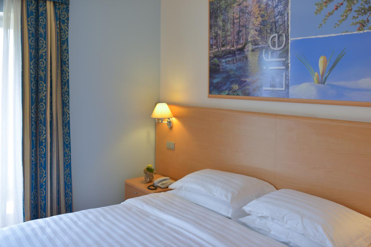 Vital Hotel Flora Comano Terme Ngoại thất bức ảnh