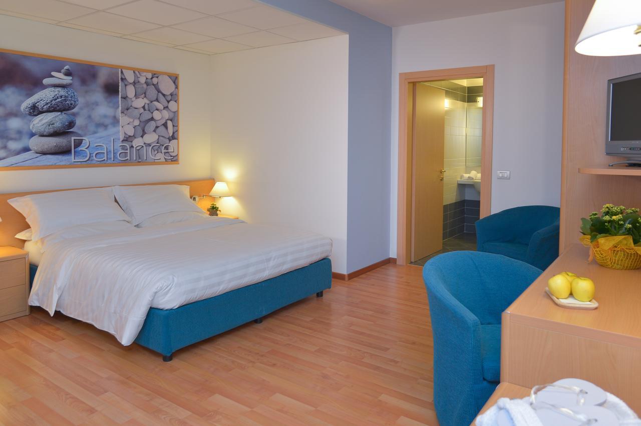 Vital Hotel Flora Comano Terme Ngoại thất bức ảnh